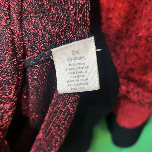 Adrienne Vittadini Red and Black Sweater - Picture 4 of 4
